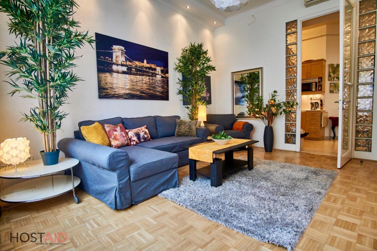 M52 Apartment - Hostaid Budapeste Exterior foto
