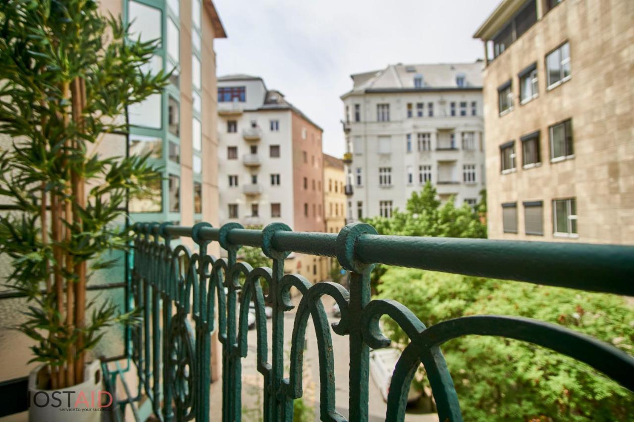 M52 Apartment - Hostaid Budapeste Exterior foto