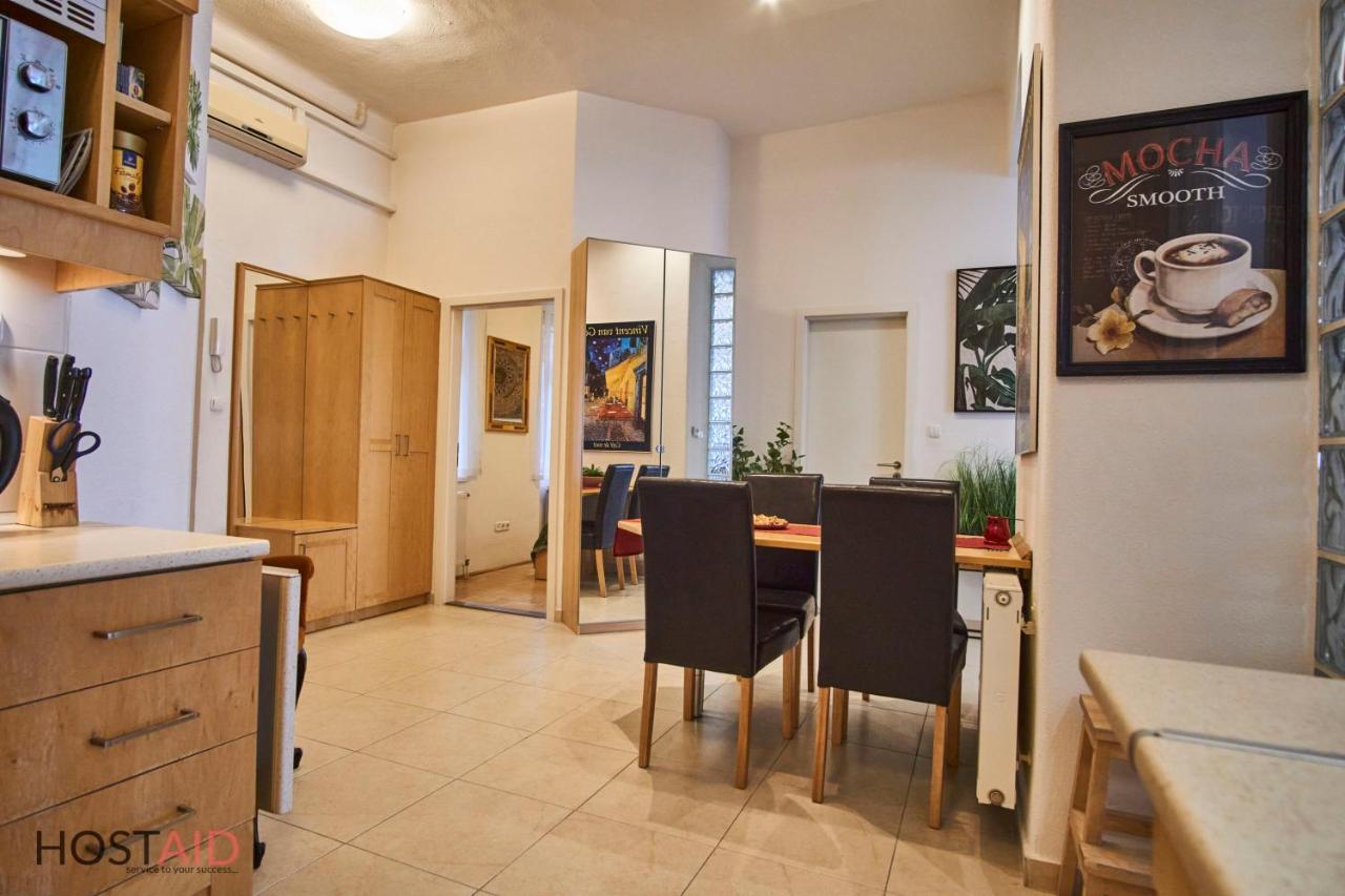 M52 Apartment - Hostaid Budapeste Exterior foto