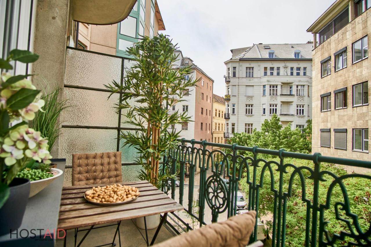 M52 Apartment - Hostaid Budapeste Exterior foto